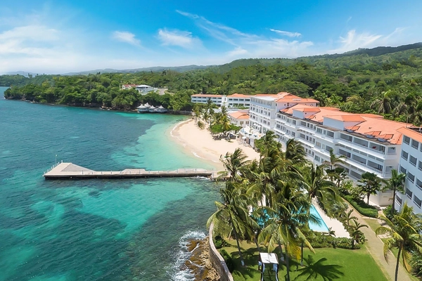 Couples Tower Isle - Hotel 600x400