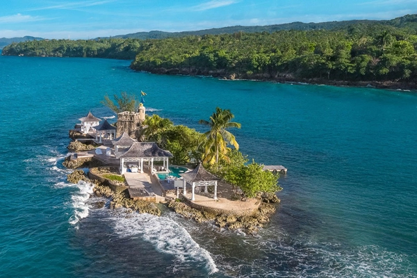 Couples Tower Isle - Isle 600x400